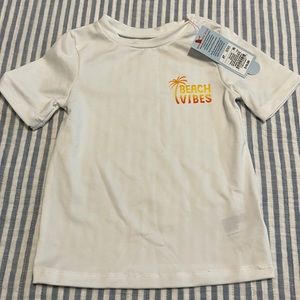 New with tags white “beach vibes” rash guard! 2t